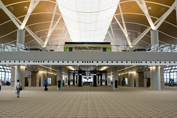 Szanghaj Pudong - Terminal 2 - zdjęcia z Chin