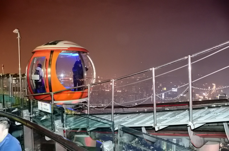 Canton Tower, wieża TV w Guangzhou - bubble tram - zdjęcia z Chin