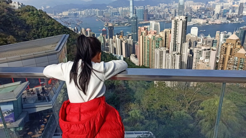 Dziewczynka na Wzgórzu Wiktorii - Hong Kong - zdjęcia z Chin
