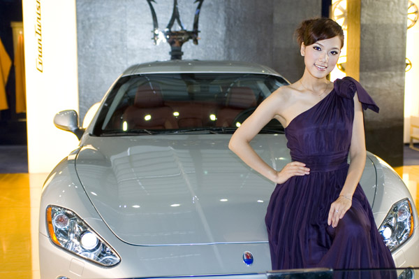 Dziewczyna Maserati - zdjęcia z Chin