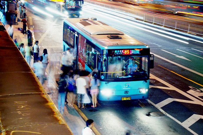 Paseżerowie nocnego autobusu - zdjęcia z Chin